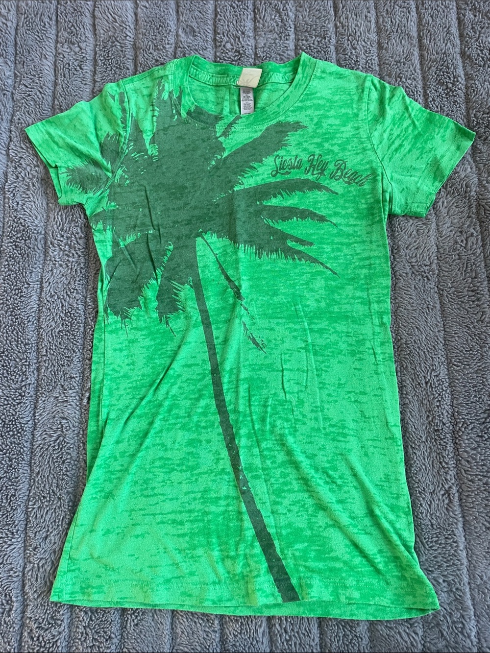 Women’s Green Palm Tree Graphic Tee - Siesta Key Beach